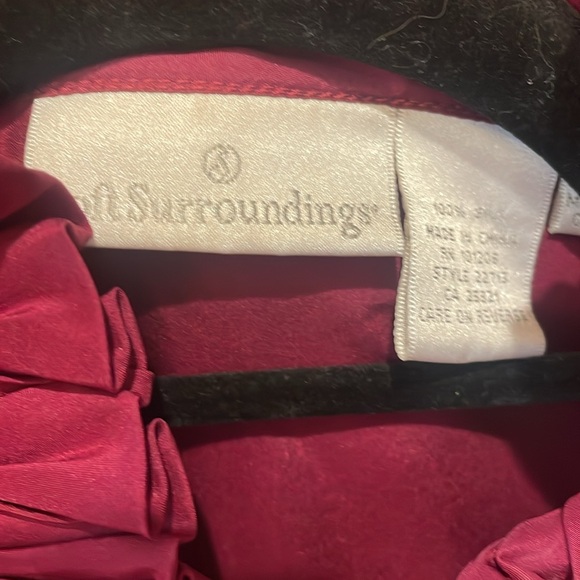 Soft surroundings 100% silk long sleeve blouse ruffled collar & covered buttons - Picture 4 of 7